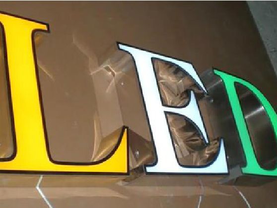 甘孜州介绍LED招牌的基础知识。